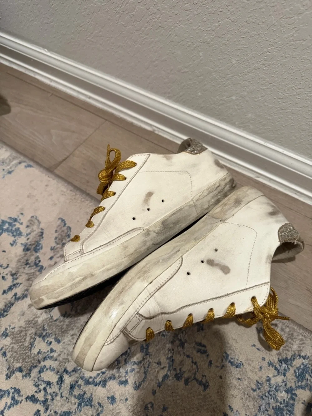 Golden Goose White Sneakers with Gold Star and Metallic Gold Laces - Picture 4 of 11